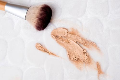 Makeup-&-Fake-Tan-Stains